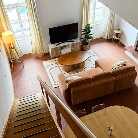 アパート Piazza Grande Duplex ロカルノ