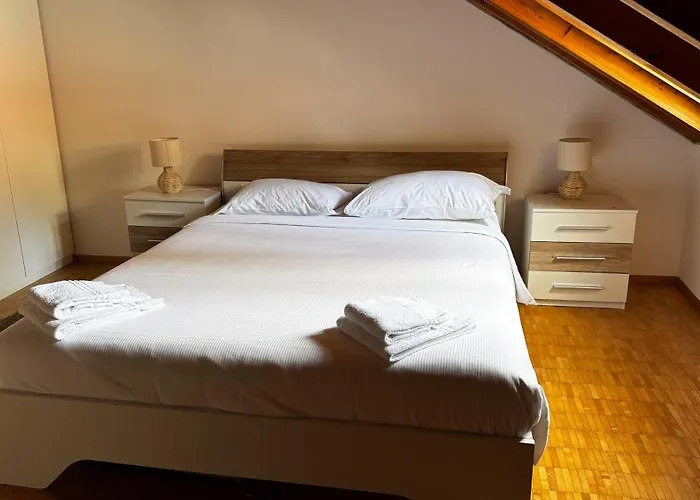 Piazza Grande Duplex アパート *